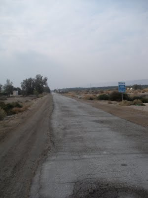 This is supposed to be the Dead Sea bus stop?